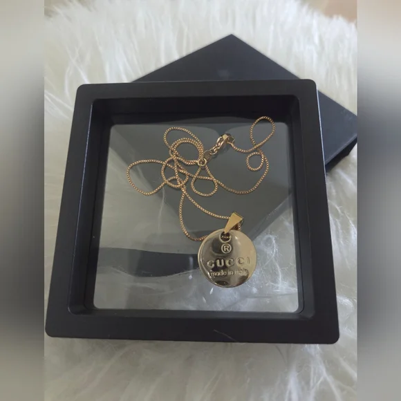 Gucci Gold Zipper Pull Pendant - Picture 2 of 5